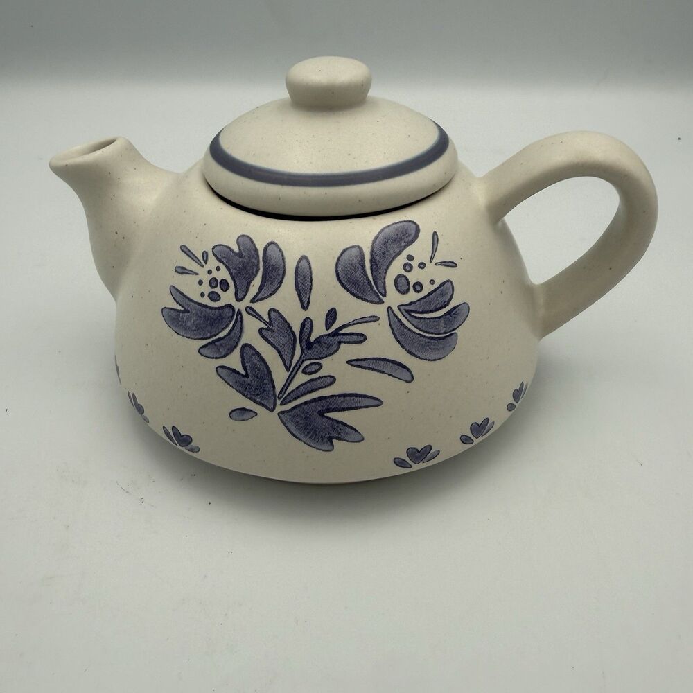 Pfaltzgraff Studio Yorktowne Teapot with Lid Blue Floral White Stoneware Tea Pot